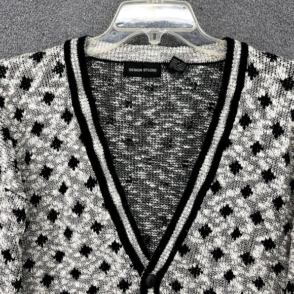 Design Studio Sweater Womens Medium Gray Black dots Cardigan Knit preppy - Picture 3 of 15